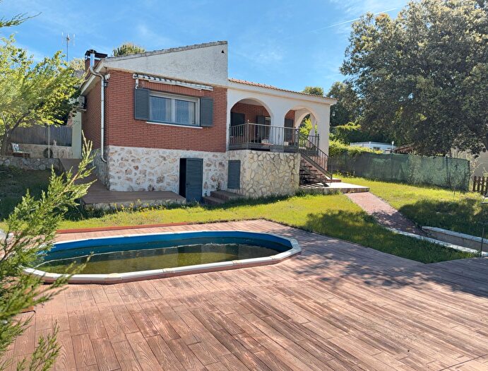Casa en venta en Fuentenovilla, Guadalajara de 3 habitaciones