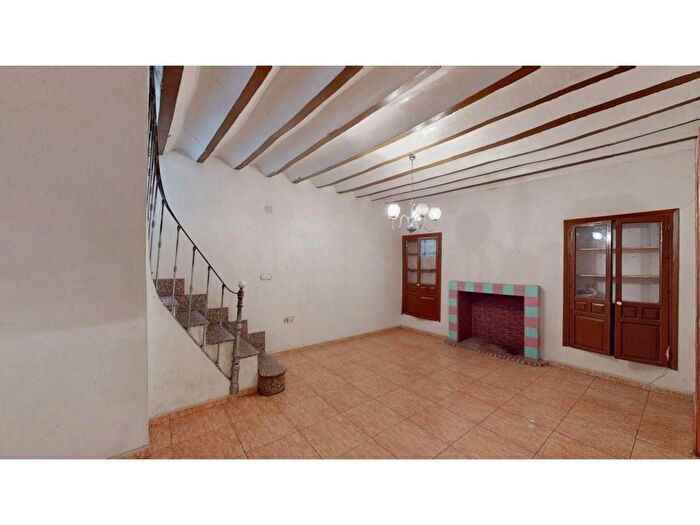 Casas en venta y pisos alquiler - 1
