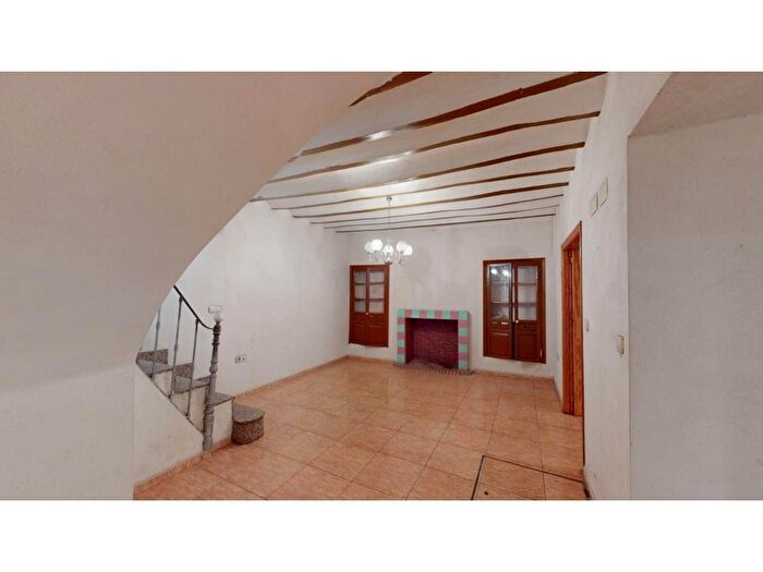 Casas en venta y pisos alquiler - 3