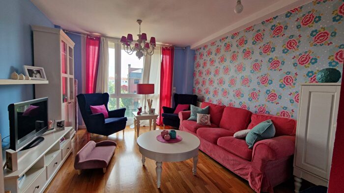 Casas en venta y pisos alquiler - 1