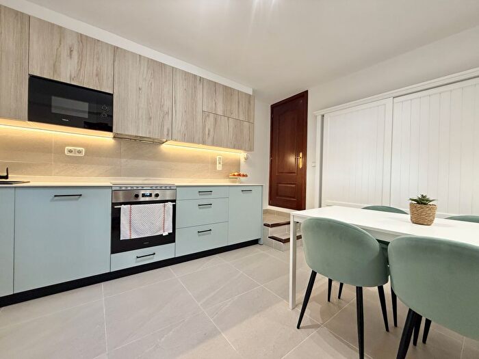 Casas en venta y pisos alquiler - 2