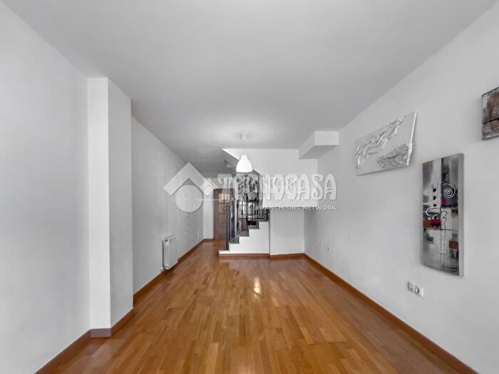 Casas en venta y pisos alquiler - 2