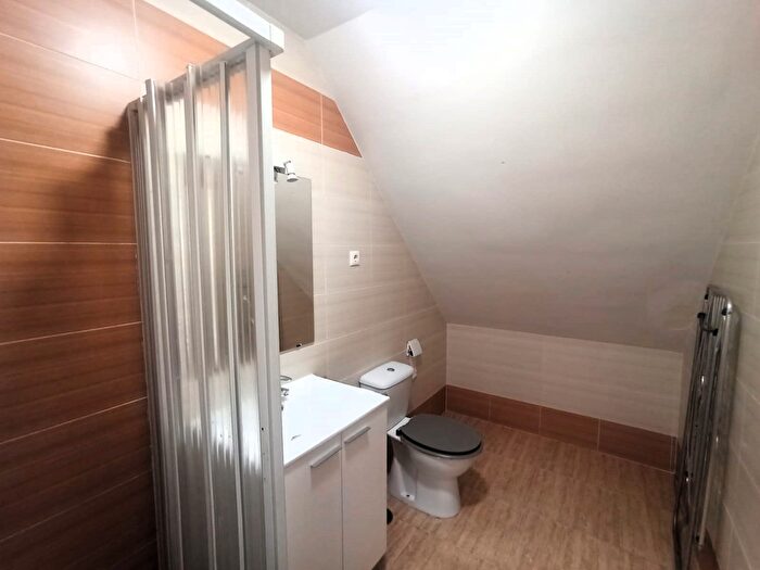 Casas en venta y pisos alquiler - 2