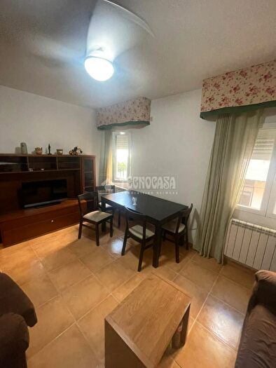 Casas en venta y pisos alquiler - 3