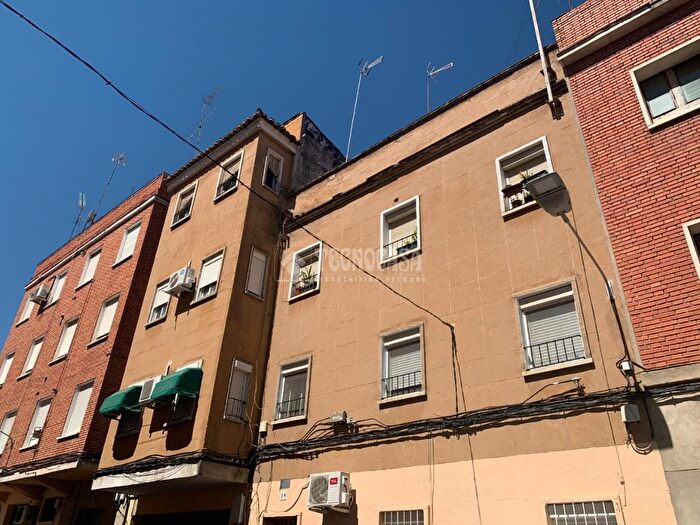 Casas en venta y pisos alquiler - 1