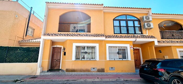 Casa en venta en Dolores de Pacheco Santa Rosalía, TorrePacheco de 4 habitaciones