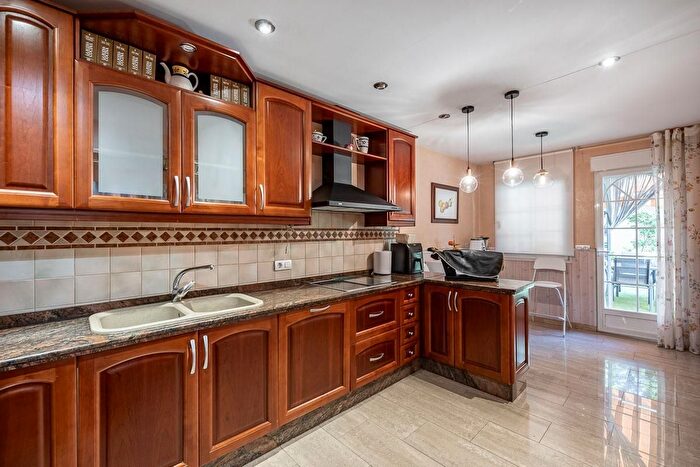 Casas en venta y pisos alquiler - 2