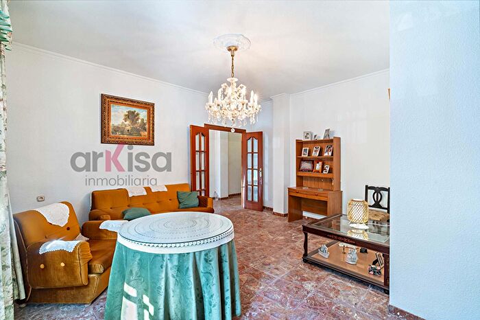 Casas en venta y pisos alquiler - 3
