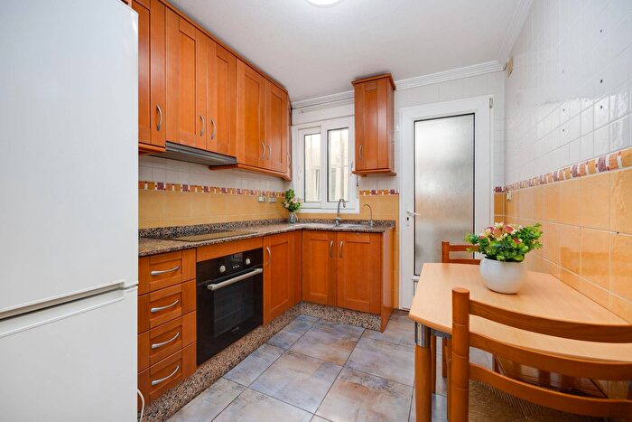 Casas en venta y pisos alquiler - 2