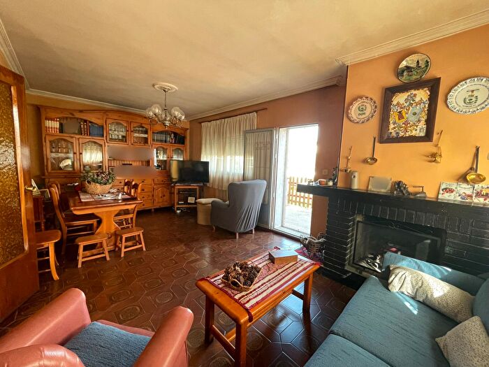 Casas en venta y pisos alquiler - 3