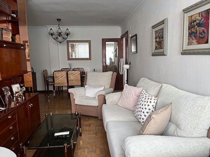Casas en venta y pisos alquiler - 1