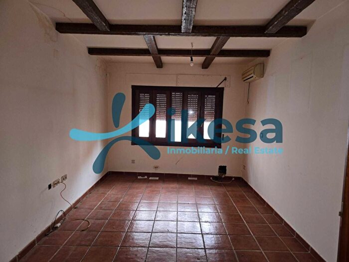 Casas en venta y pisos alquiler - 3