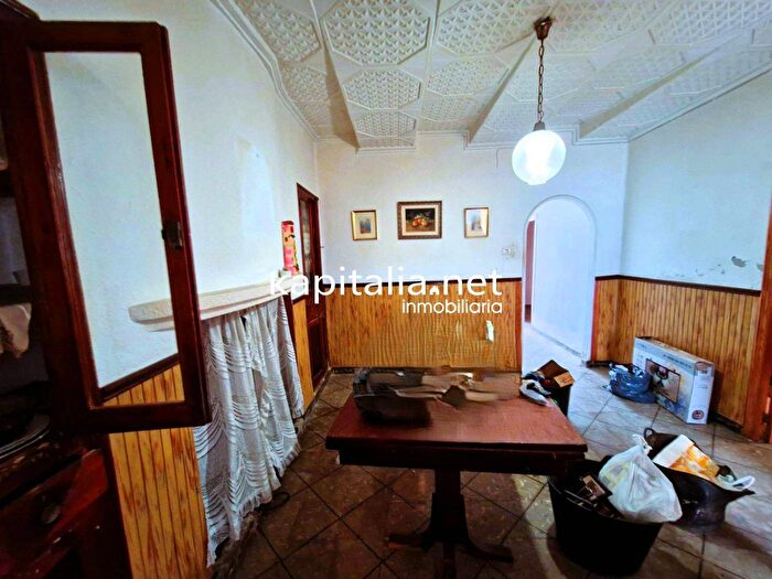 Casas en venta y pisos alquiler - 3