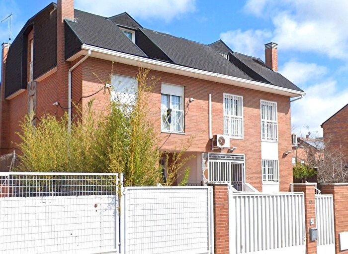 Casas en venta y pisos alquiler - 2