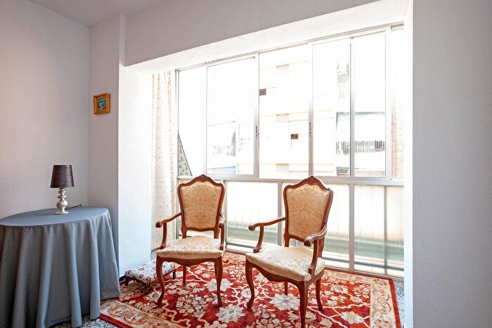 Casas en venta y pisos alquiler - 3