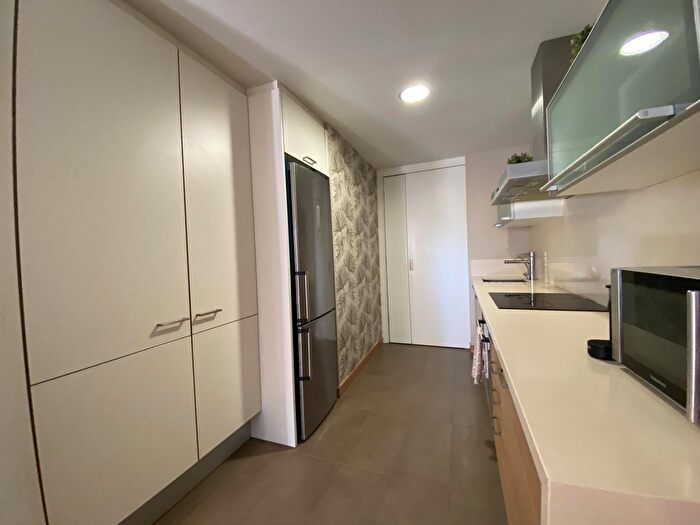 Casas en venta y pisos alquiler - 2