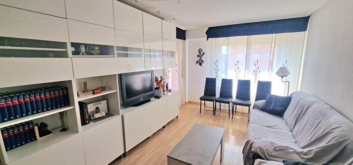 Casas en venta y pisos alquiler - 1