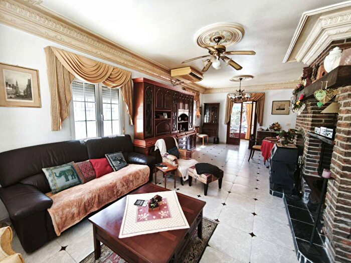 Casas en venta y pisos alquiler - 3