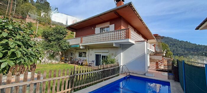 Casa en venta en Vallirana, Barcelona de 4 habitaciones