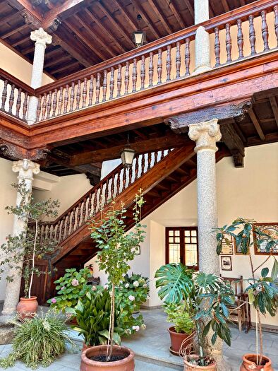 Casas en venta y pisos alquiler - 3