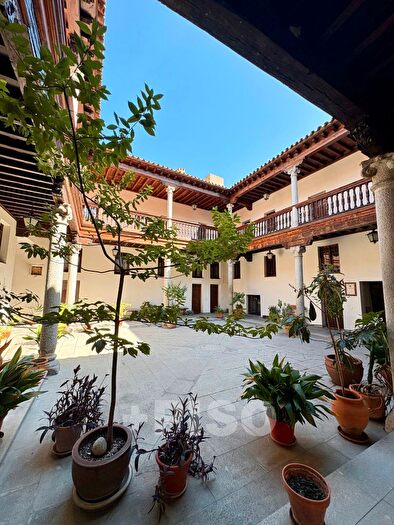 Casas en venta y pisos alquiler - 1