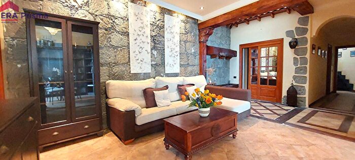 Casas en venta y pisos alquiler - 3