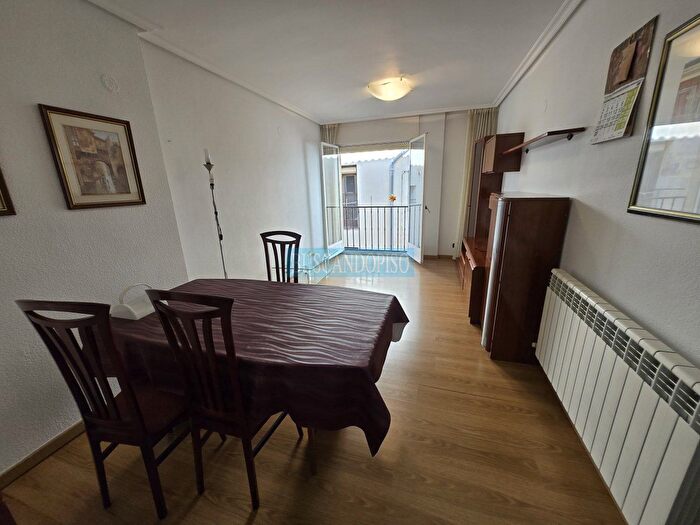 Casas en venta y pisos alquiler - 2