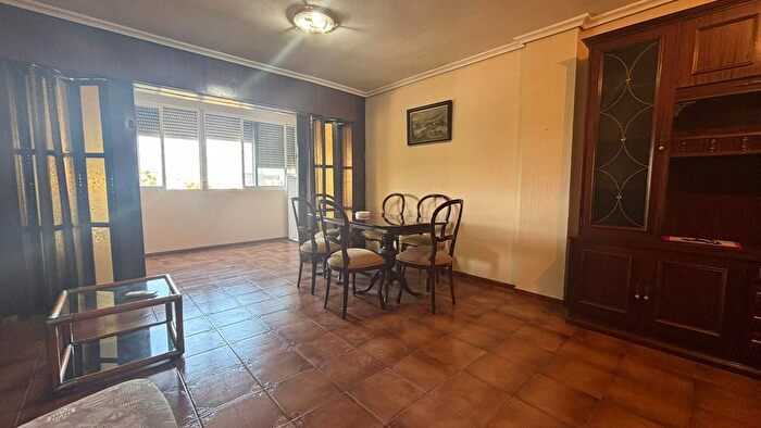 Casas en venta y pisos alquiler - 2