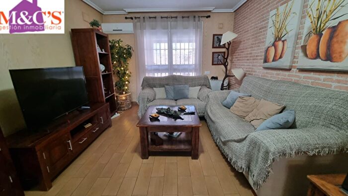 Casas en venta y pisos alquiler - 3