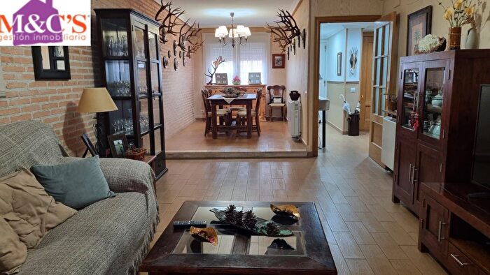 Casas en venta y pisos alquiler - 2