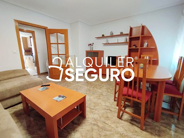 Casas en venta y pisos alquiler - 1