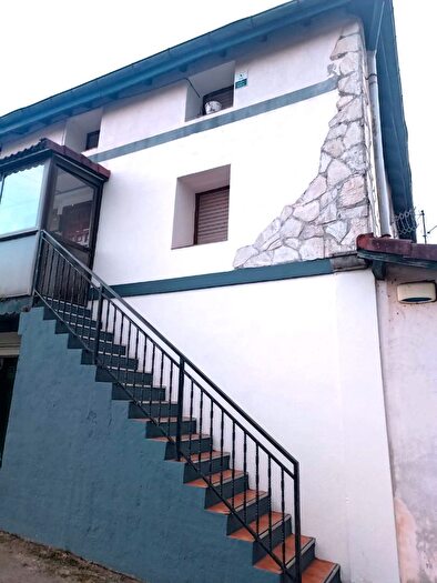 Casas en venta y pisos alquiler - 2