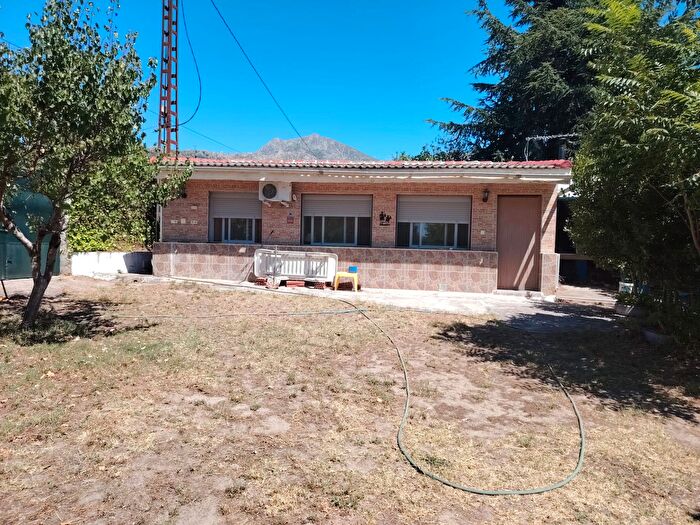 Casas en venta y pisos alquiler - 1