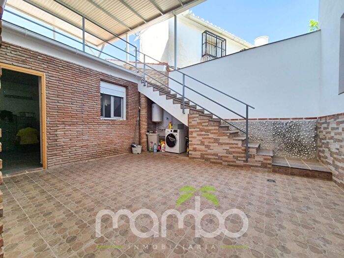 Casas en venta y pisos alquiler - 1
