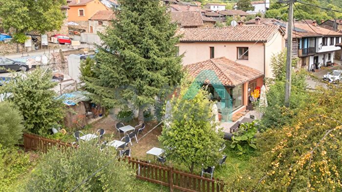 Casas en venta y pisos alquiler - 3