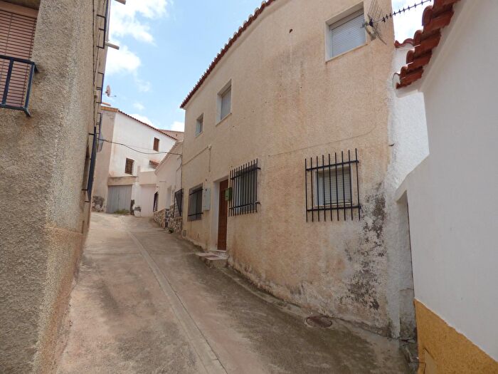 Casas en venta y pisos alquiler - 2