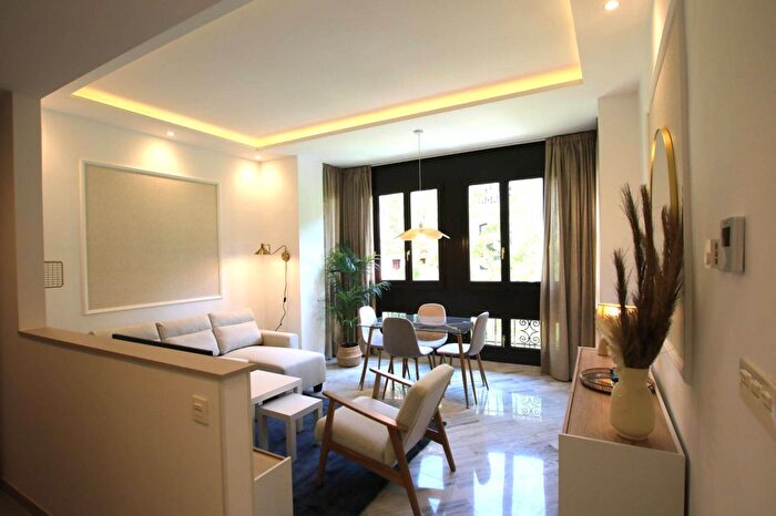 Casas en venta y pisos alquiler - 1