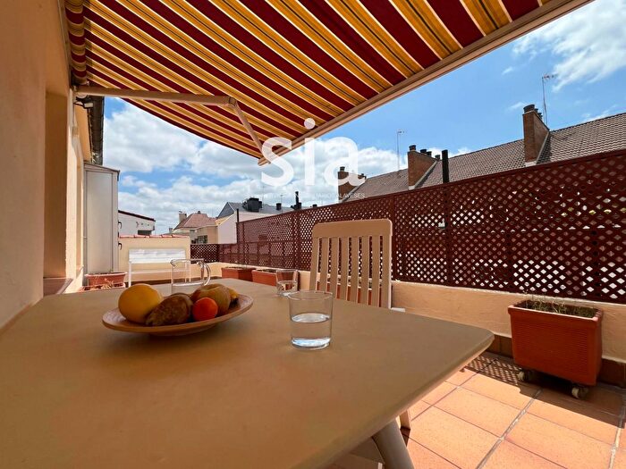 Casas en venta y pisos alquiler - 1