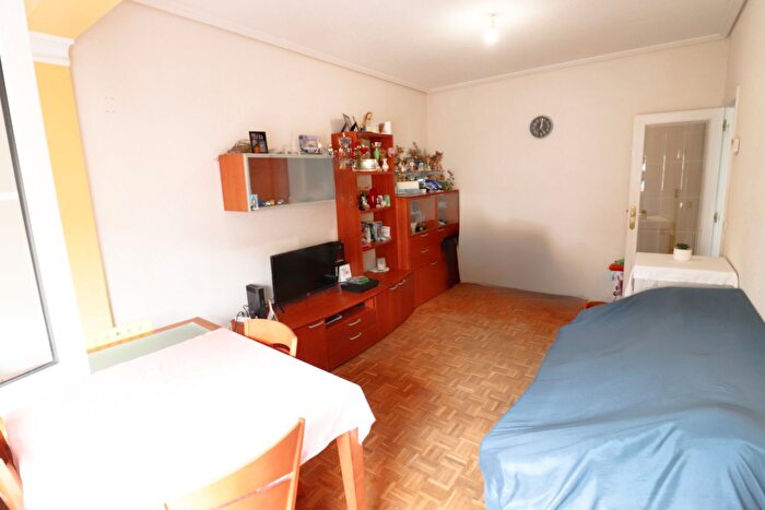 Casas en venta y pisos alquiler - 2