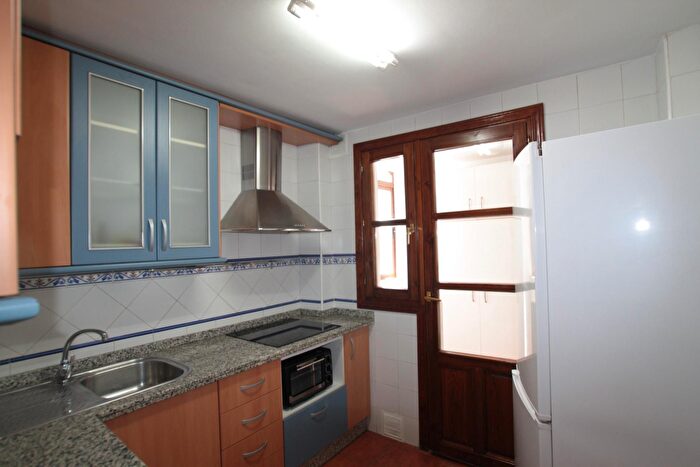 Casas en venta y pisos alquiler - 3