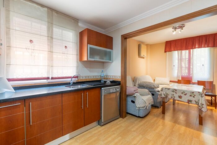 Casas en venta y pisos alquiler - 3
