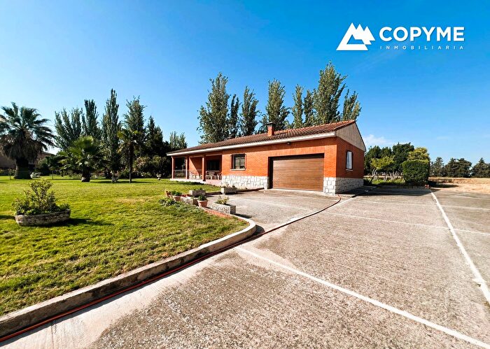 Casas en venta y pisos alquiler - 3