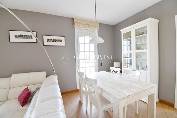 Casas en venta y pisos alquiler - 3