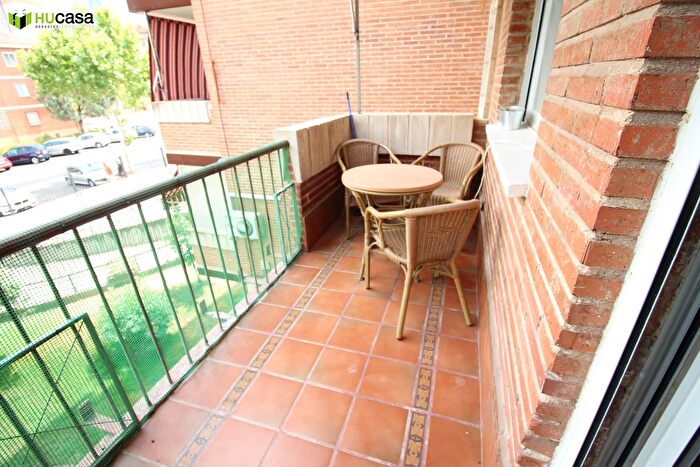 Casas en venta y pisos alquiler - 3