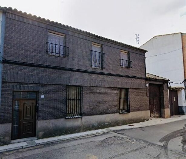 Casas en venta y pisos alquiler - 1