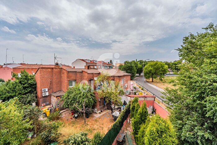 Casa en venta en San Blas, Canillejas de 4 habitaciones