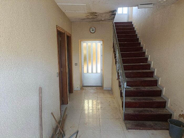 Casas en venta y pisos alquiler - 3