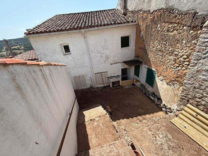 Casa en venta en Ambite, Madrid de 4 habitaciones