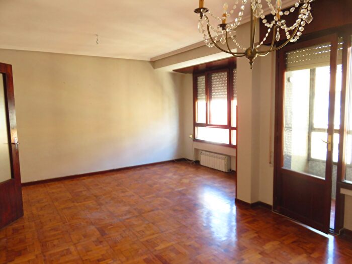Casas en venta y pisos alquiler - 1