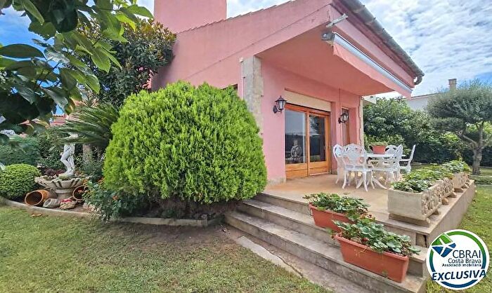 Casa en venta en Nord, Roses de 4 habitaciones